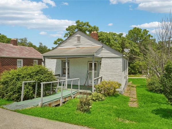 7 Locust St , Clarksville, PA 15322