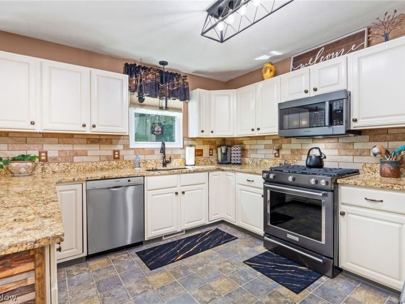 156 Halifax Lane , Medina, OH 44256 Photo 8