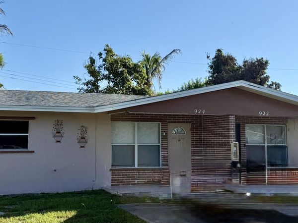 924 Skylark Drive, Fort Pierce, FL 34982