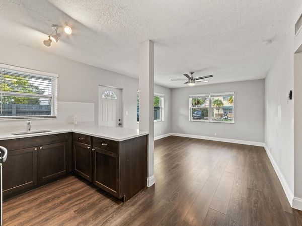 732 SE 15th Street, Unit Apt 1, Fort Lauderdale, FL 33316