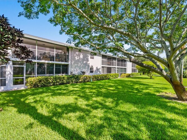 4 Westwood Avenue, Jupiter, FL 33469