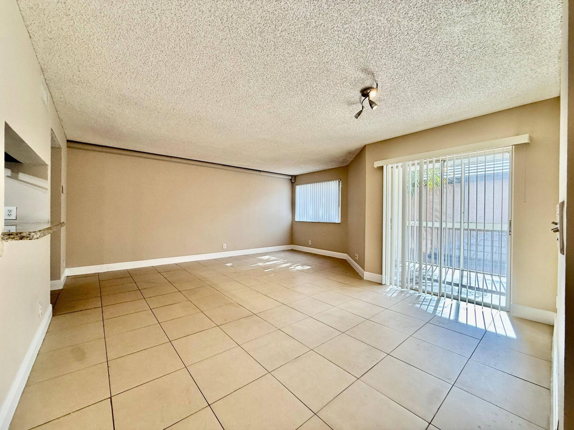 9901 Westview Drive, Unit 324, Coral Springs, FL 33076 Photo