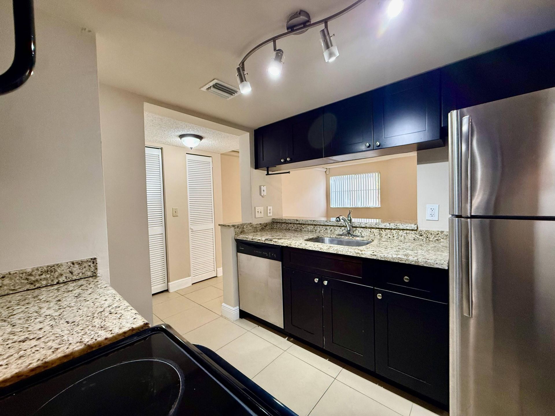 9901 Westview Drive, Unit 324, Coral Springs, FL 33076 Photo