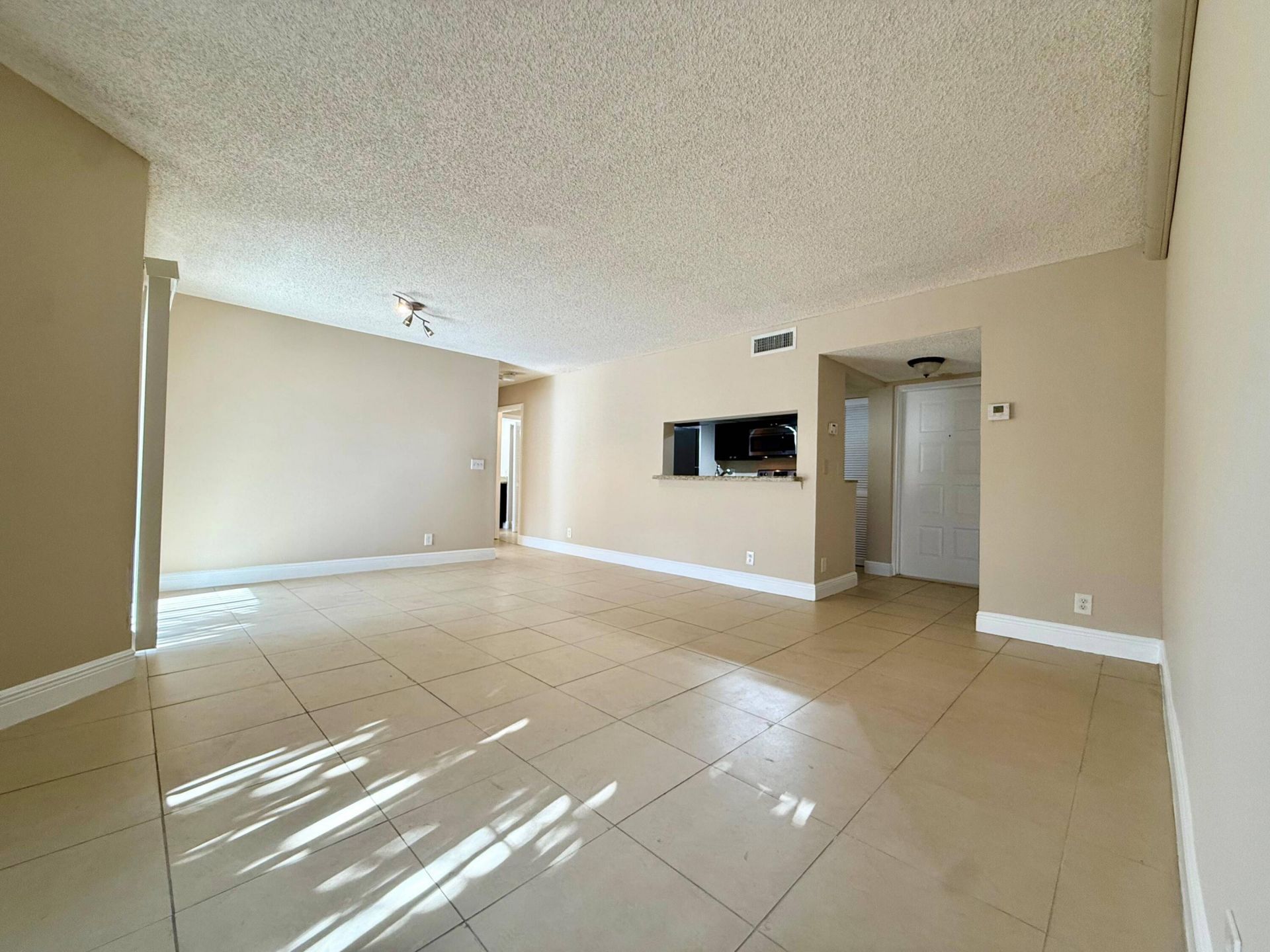 9901 Westview Drive, Unit 324, Coral Springs, FL 33076 Photo