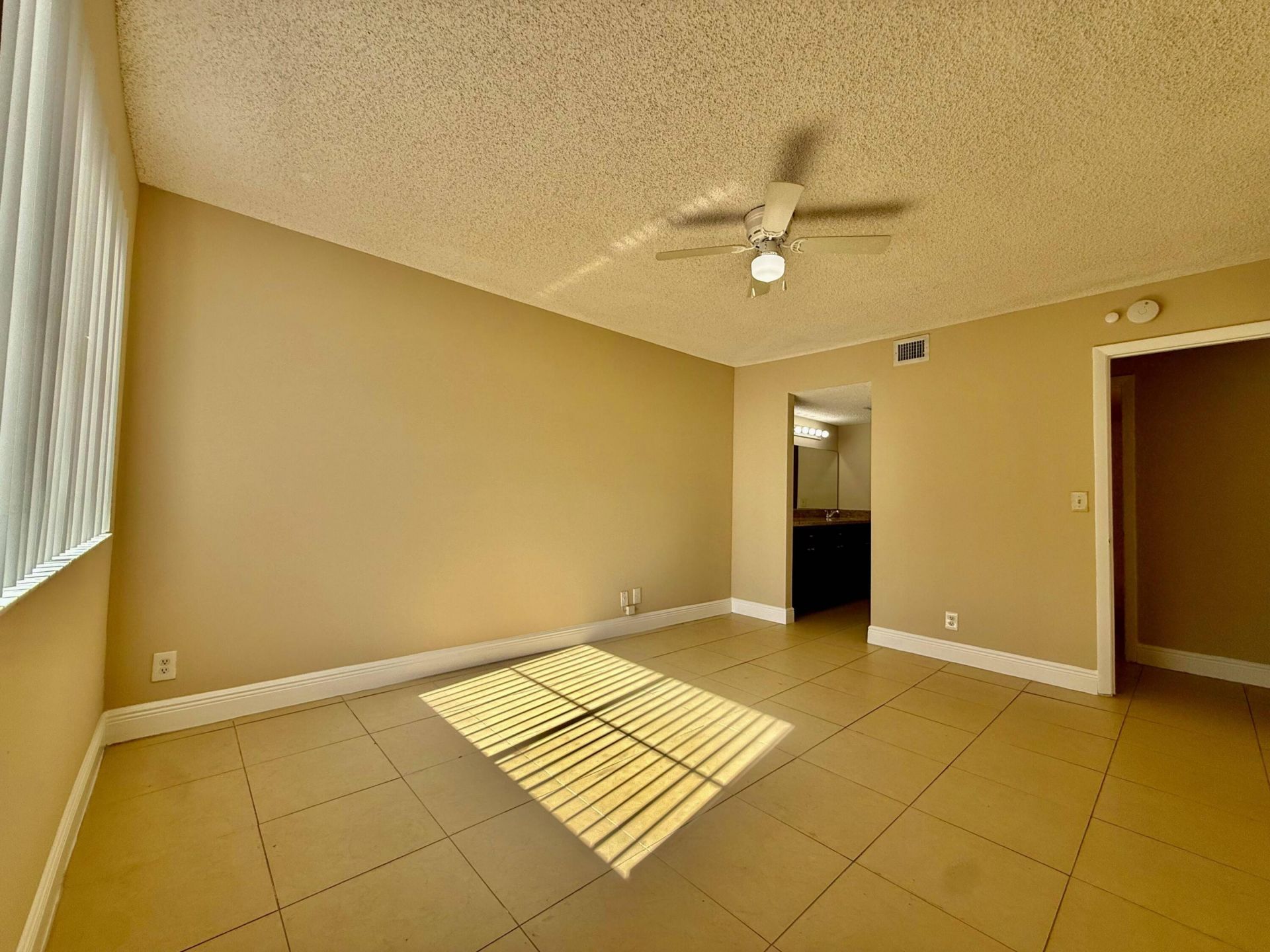 9901 Westview Drive, Unit 324, Coral Springs, FL 33076 Photo