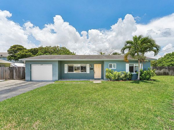 301 SE 3rd Street, Deerfield Beach, FL 33441