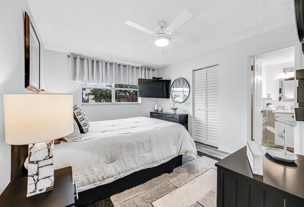 216 Lake Dora Drive, West Palm Beach, FL 33411 Photo