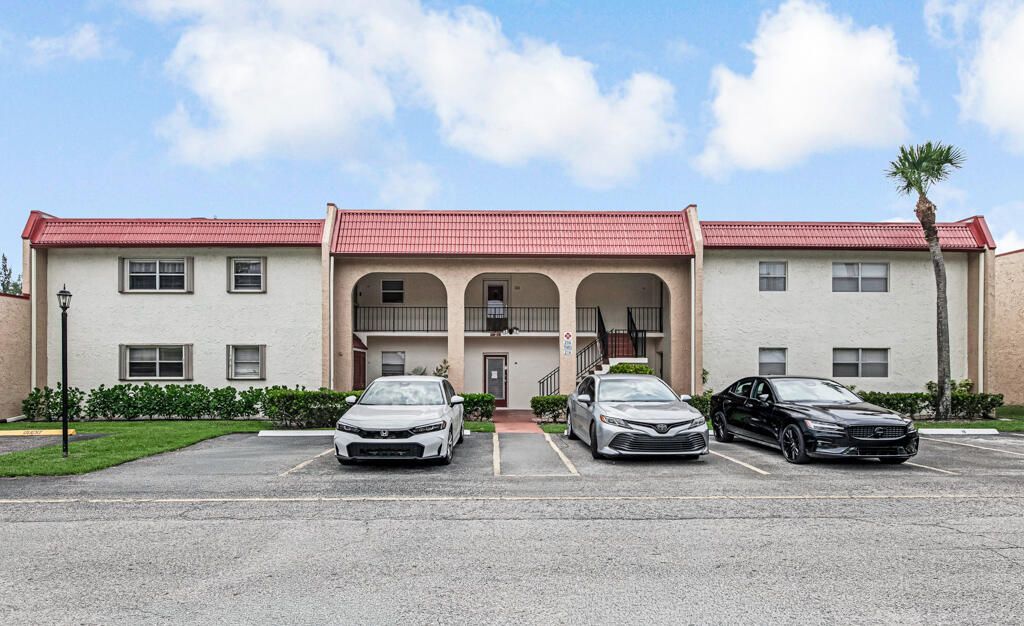 216 Lake Dora Drive, West Palm Beach, FL 33411 Photo