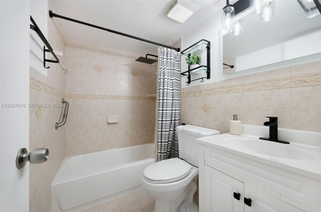 1300 SW 122nd Ave , Unit 411B-2, Miami, FL 33184 Photo