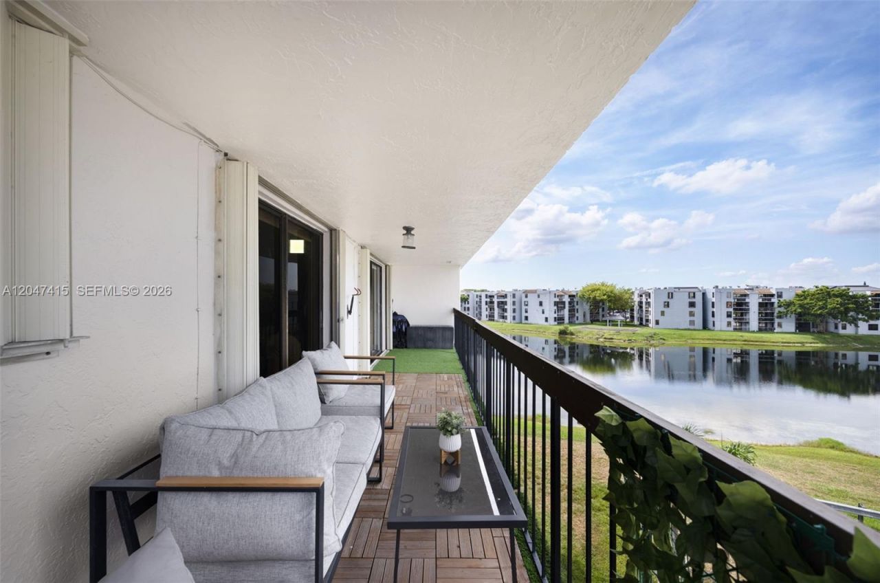 1300 SW 122nd Ave , Unit 411B-2, Miami, FL 33184 Photo