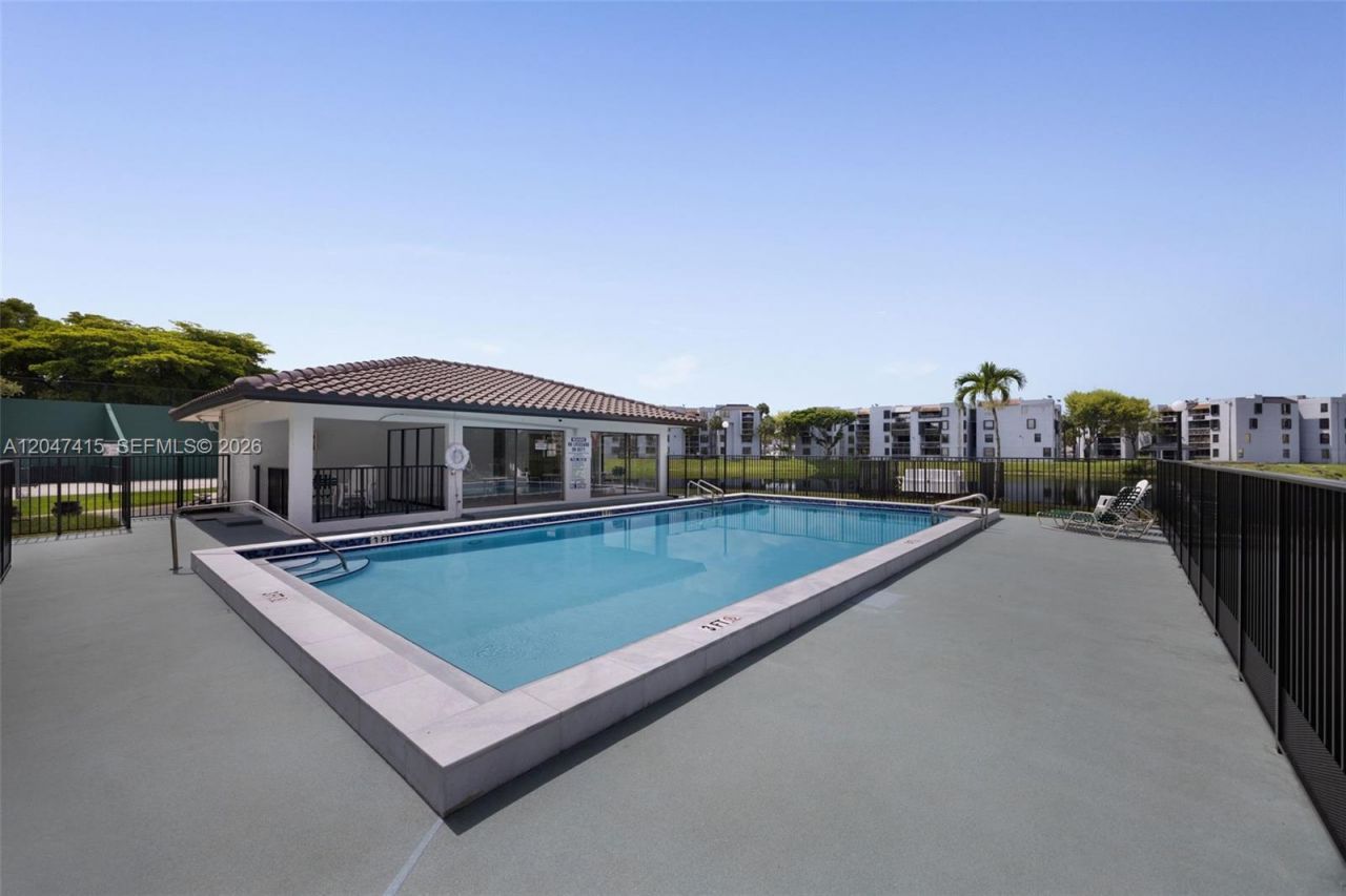 1300 SW 122nd Ave , Unit 411B-2, Miami, FL 33184 Photo