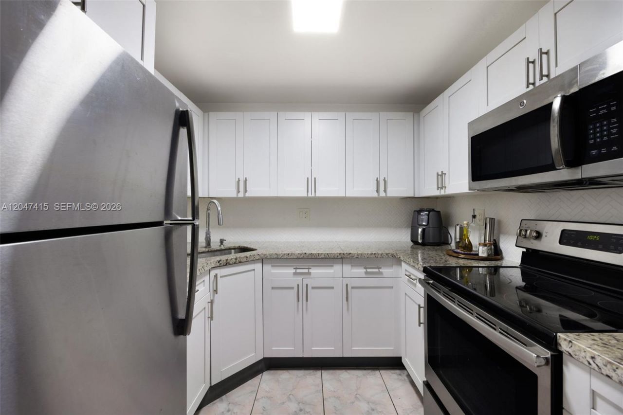 1300 SW 122nd Ave , Unit 411B-2, Miami, FL 33184 Photo