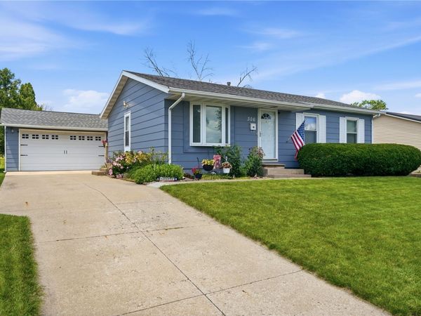 306 Cherry Hill Rd SW , Cedar Rapids, IA 52404