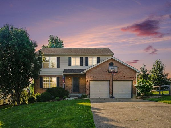 561 Buckshire, Florence, KY 41042