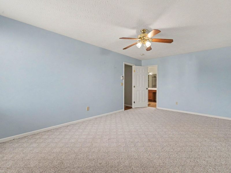 561 Buckshire, Florence, KY 41042 Photo 18