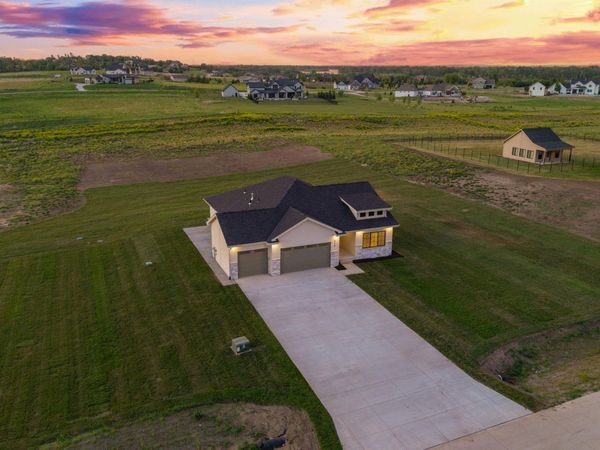 418 Karloff Circle, Yutan, NE 68073