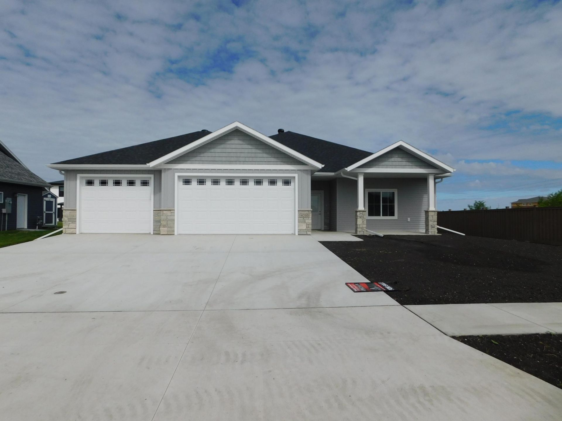 4203 Pine Parkway S, Fargo, ND 58104 Main Photo