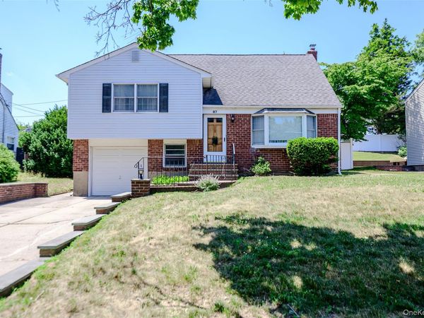87 Central Park Road , Plainview, NY 11803