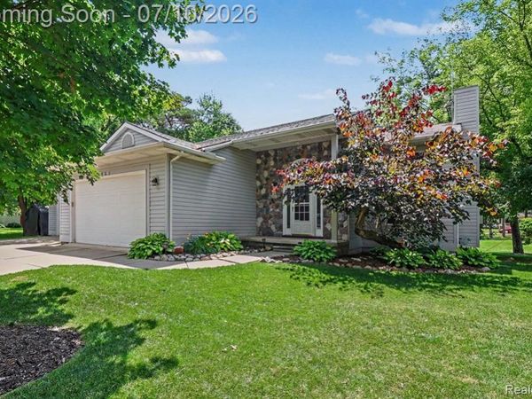 2460 Livernois Drive, Oceola Twp, MI 48843