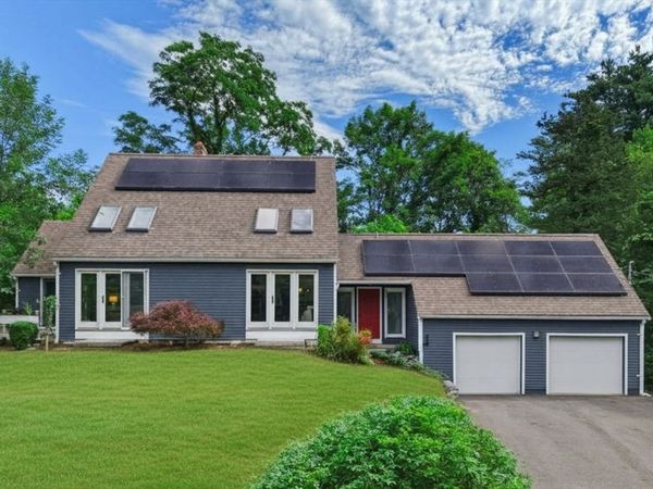 36 Stewart St, West Newbury, MA 01985
