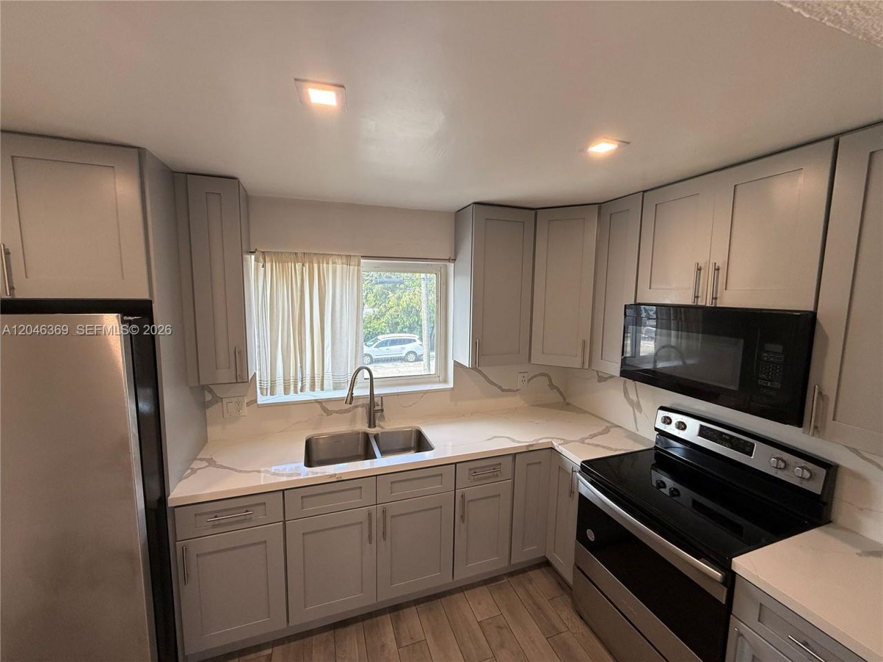 12th Street SE 12th St , Unit 837, Hialeah, FL 33010 Photo