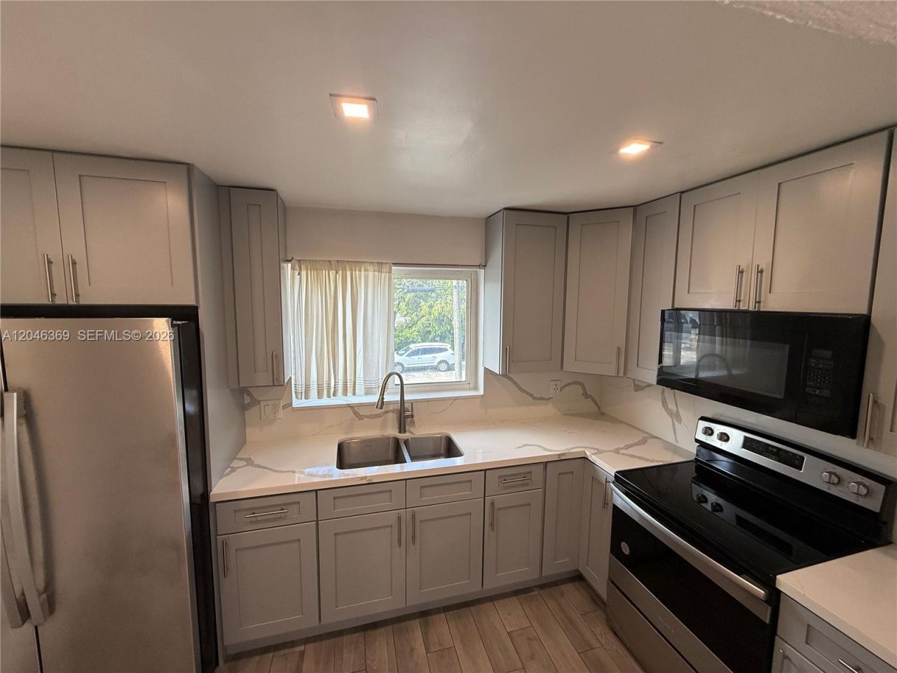 12th Street SE 12th St , Unit 837, Hialeah, FL 33010 Photo