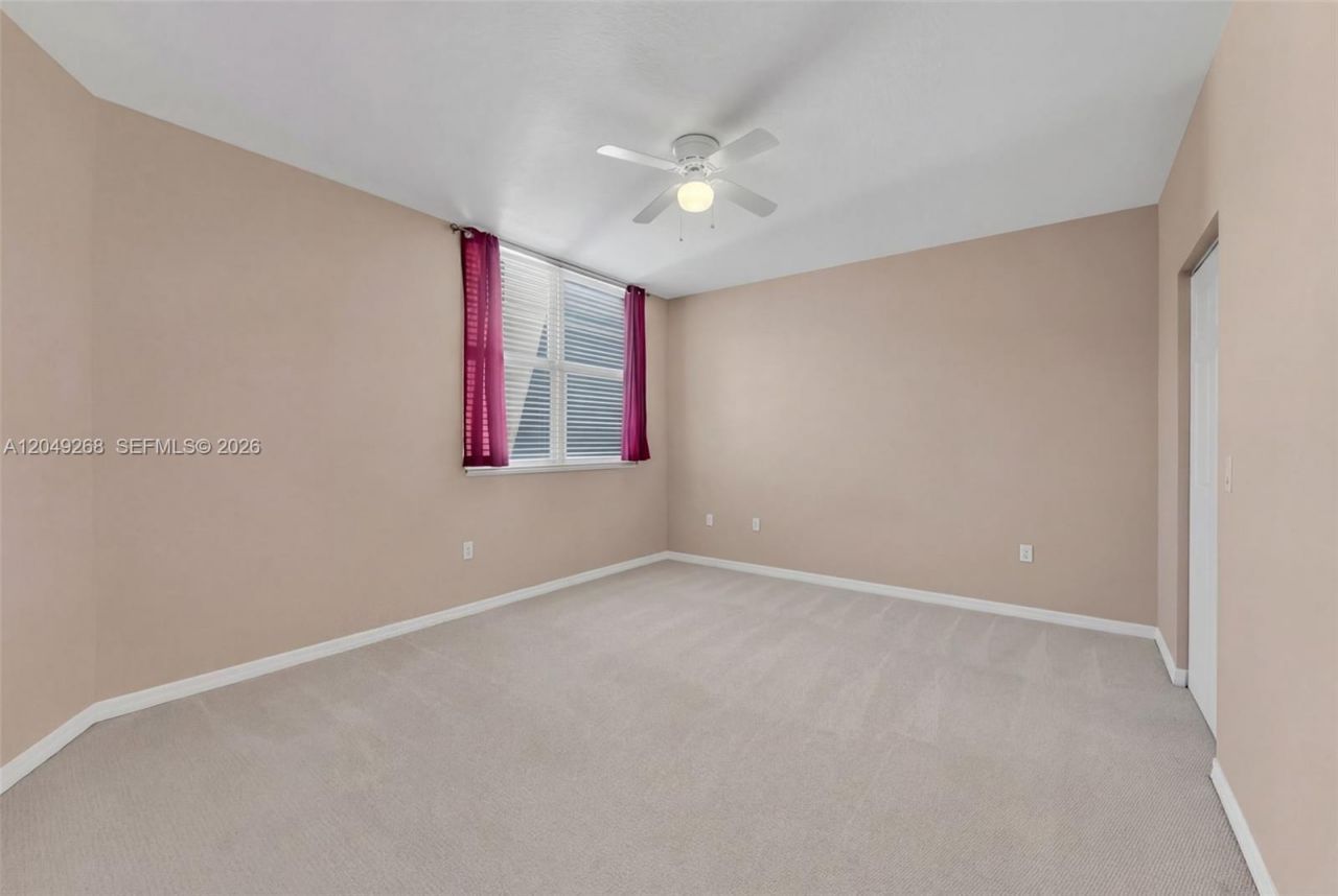 2421 NE 65th St , Unit 403, Fort Lauderdale, FL 33308 Photo