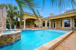 1527 Serena Dr. photo 4