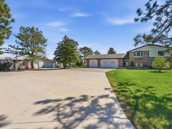 26574 466th Ave, Sioux Falls, SD 57106