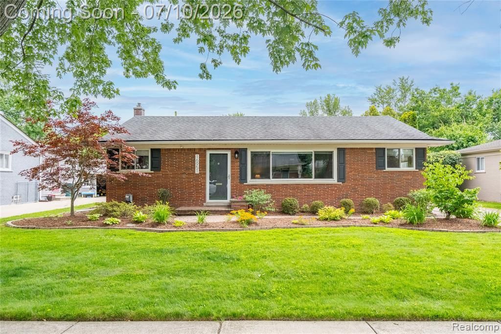 16951 Elizabeth Street, Beverly Hills Vlg, MI 48025 Main Photo