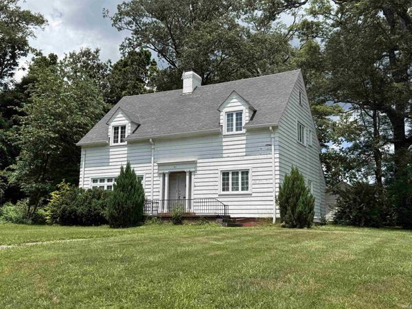 611 W Oak Street, Oakland City, IN 47660