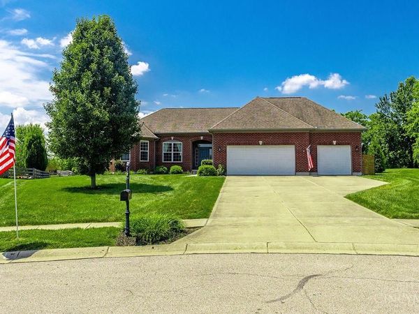 1525 Spectacular Bid Court, Lebanon, OH 45036