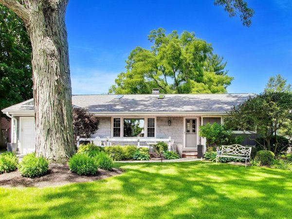 1884 Penfold Place , Northbrook, IL 60062