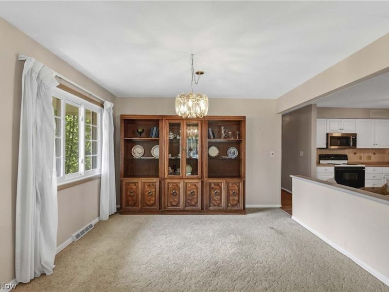 6003 Laurent Drive, Parma, OH 44129 Photo 14