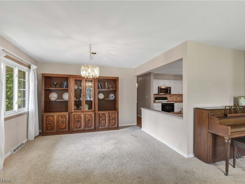 6003 Laurent Drive, Parma, OH 44129 Photo 15