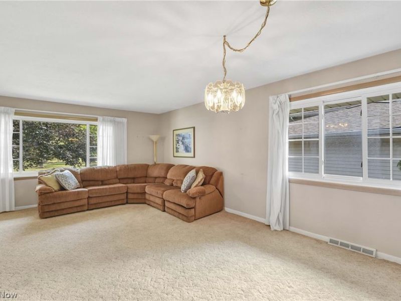 6003 Laurent Drive, Parma, OH 44129 Photo 16