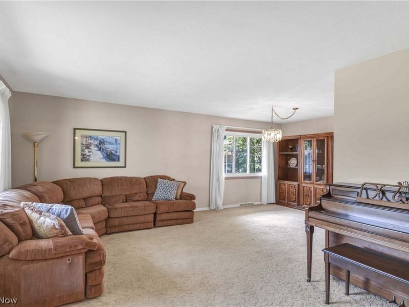 6003 Laurent Drive, Parma, OH 44129 Photo 19