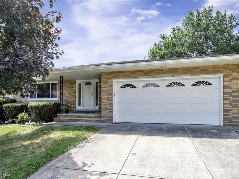 6003 Laurent Drive, Parma, OH 44129 Photo 4