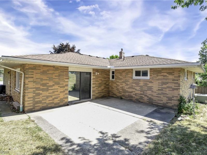 6003 Laurent Drive, Parma, OH 44129 Photo 6