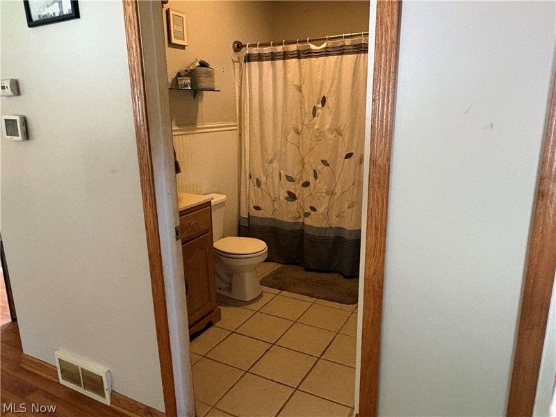 463 N Broadway, Geneva, OH 44041 Photo 11