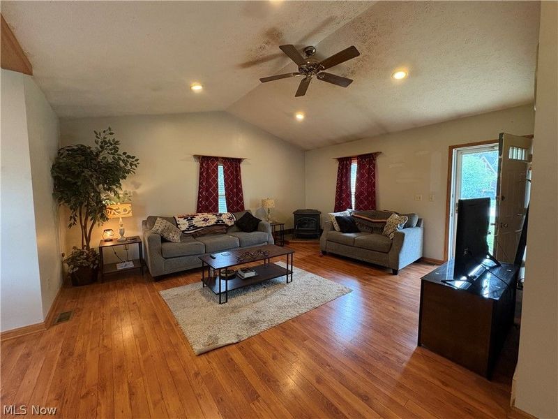 463 N Broadway, Geneva, OH 44041 Photo 5