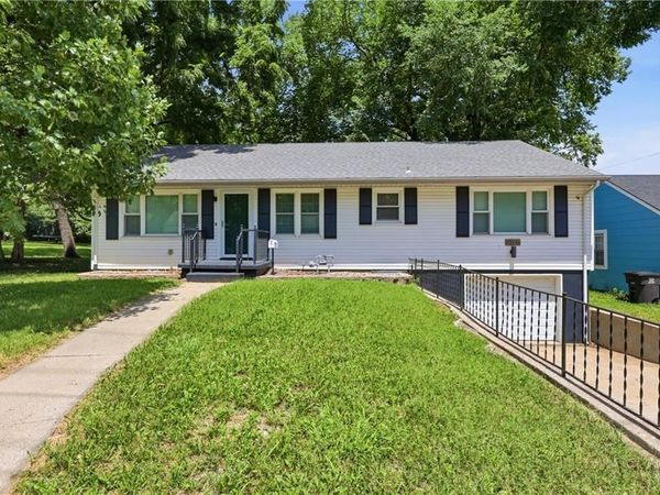 10516 E 35th Street, Independence, MO 64052