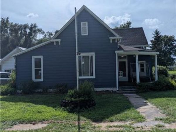 300 S Central Street, Buckner, MO 64016