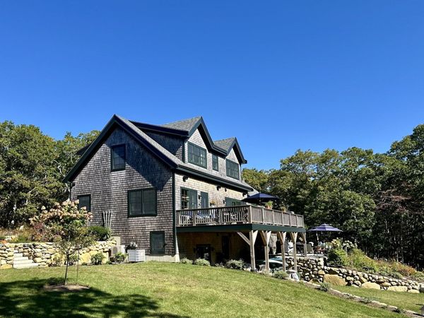 96 Hammett Ln, Chilmark, MA 02535