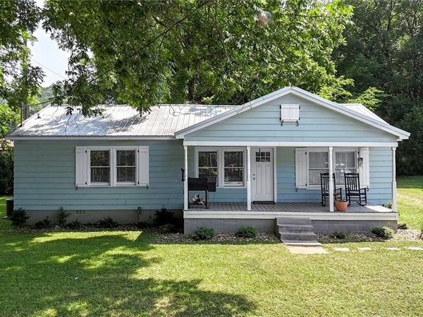 430 Elm Street , Calhoun, GA 30701