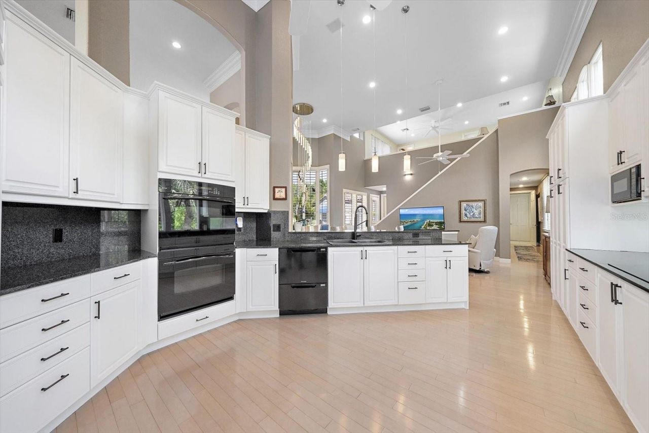 617 Weston Pointe Court, Longboat Key, FL 34228 Photo