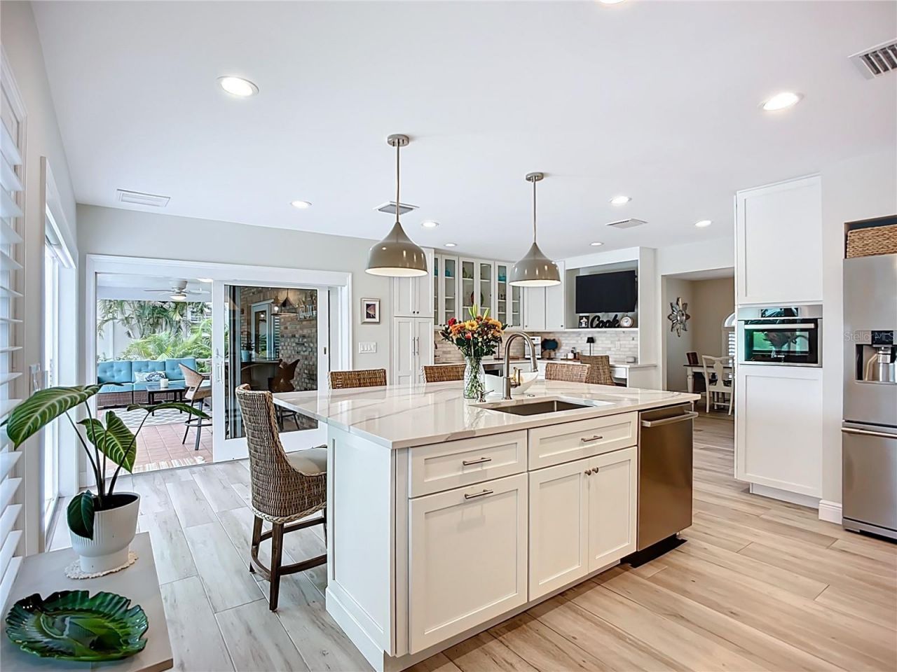 620 North Point Drive, Holmes Beach, FL 34217 Photo
