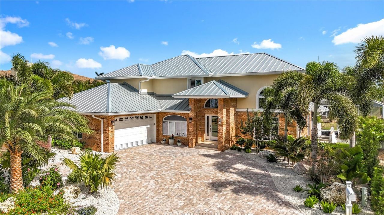 620 North Point Drive, Holmes Beach, FL 34217 Photo