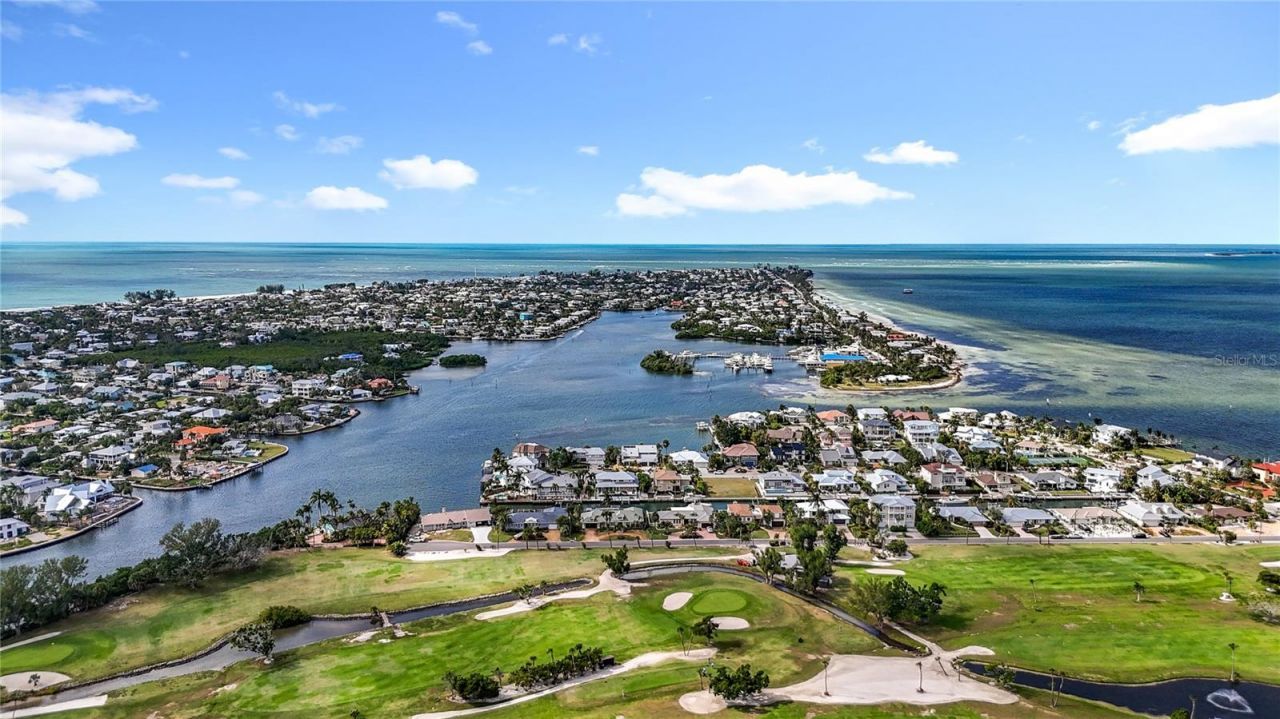 620 North Point Drive, Holmes Beach, FL 34217 Photo