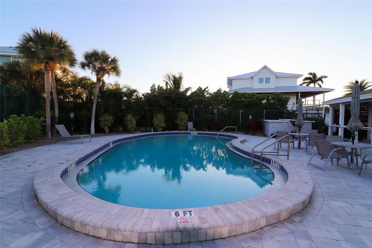 620 North Point Drive, Holmes Beach, FL 34217 Photo